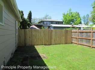 736 5th St, Springfield, OR 97477