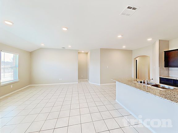 2nd image of 916 Roland Dr