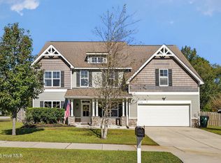 102 Lumis Ct, Hampstead, NC 28443