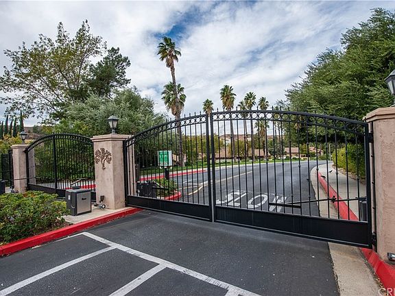 5th image of 26231 Rainbow Glen Dr