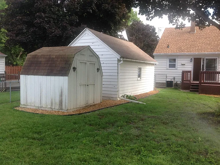 1118 W Summer St — Photo 3