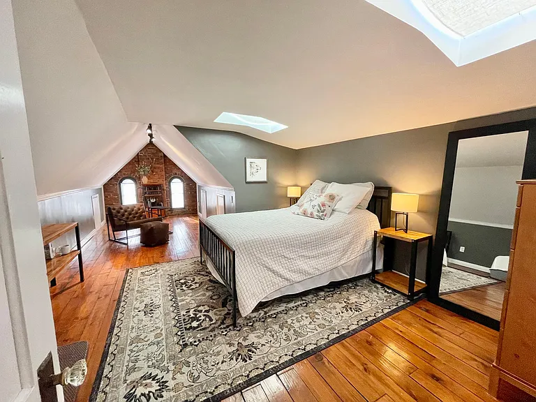1070 City Park Ave — Photo 32