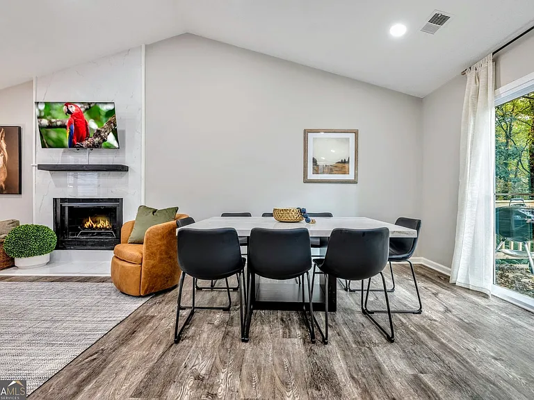 1440 Glynn Oaks Dr SW — Photo 8