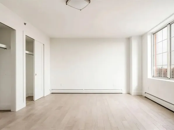 423 Ocean Parkway image 4 of 9