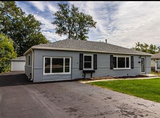 725 Cumberland St, Hoffman Estates, IL 60169