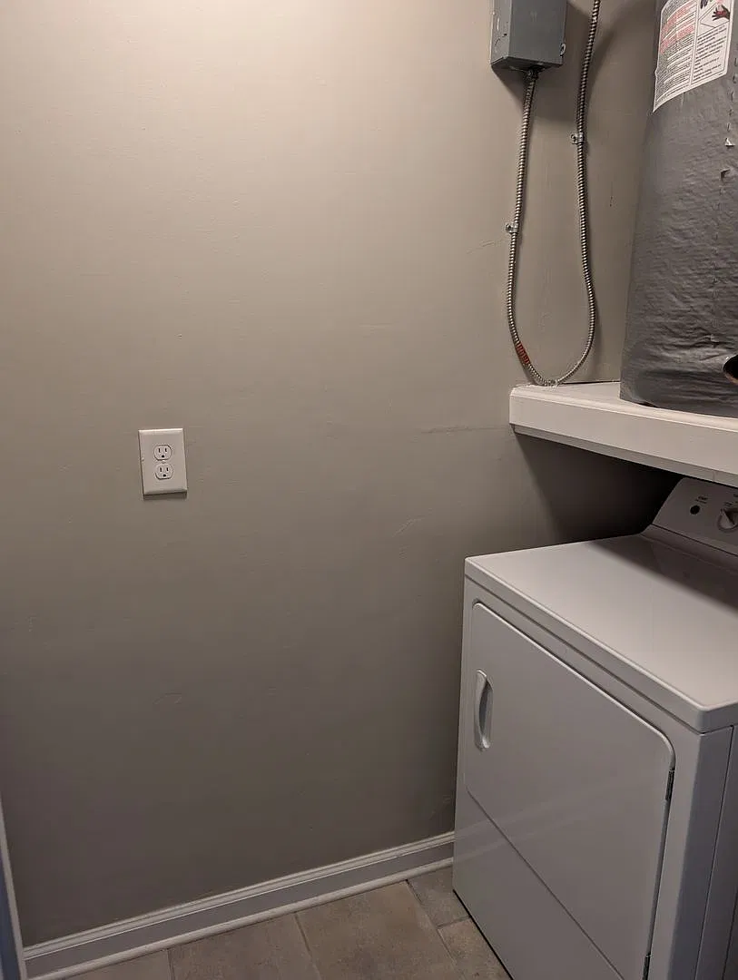 2 Bed, 2 Bath on N. Donahue — Photo 4