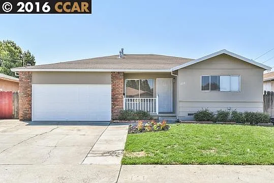 233 William Way photo 1
