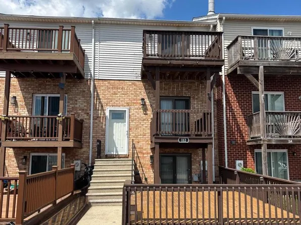 112 Villa Capri Cir, Essex, MD 21221