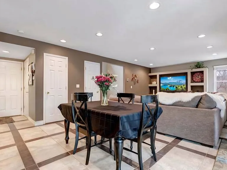 8777 S Dover Ct — Photo 5