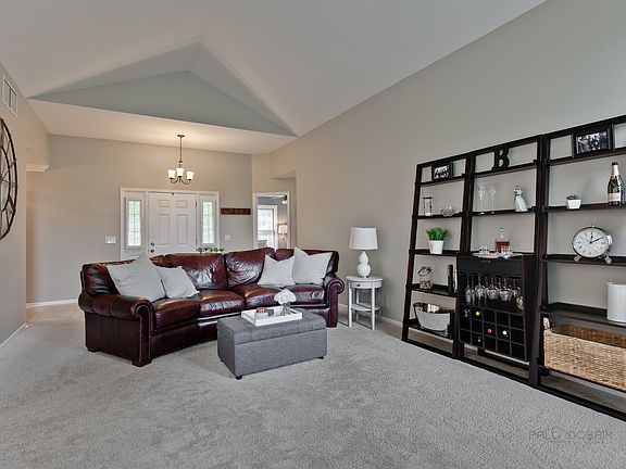 4th image of 6248 Sleepy Hollow Ln