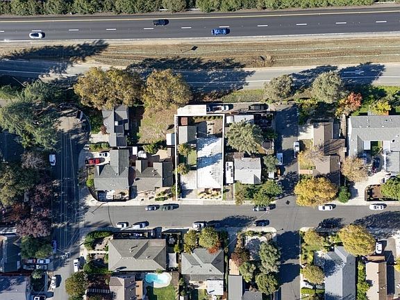 2nd image of 2031 Lee Ave