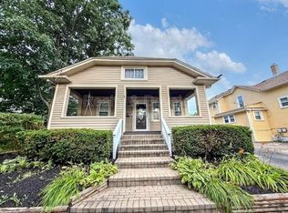 454 Moseley St, Elgin, IL 60123