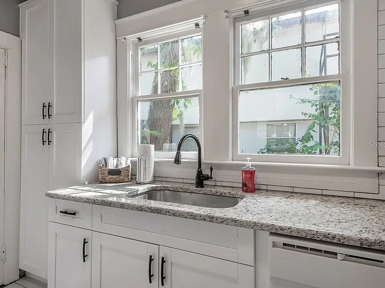 503 W Idlewild Ave — Photo 7