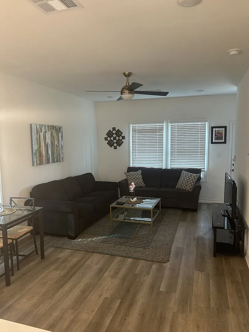 2 Bedroom 1.5 Bathroom Unit In San Antonio — Photo 4
