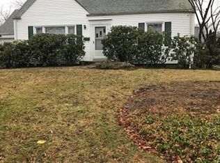 6 E Maple St, Valhalla, NY 10595