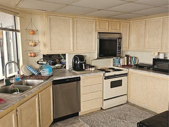 4th image of 4226 Whippoorwill Cir