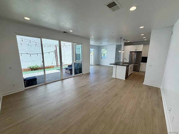 3rd image of 1483 Ortega St
