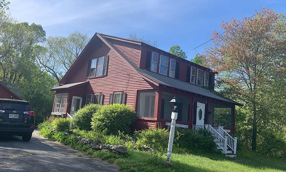 2nd image of 50 Lake St