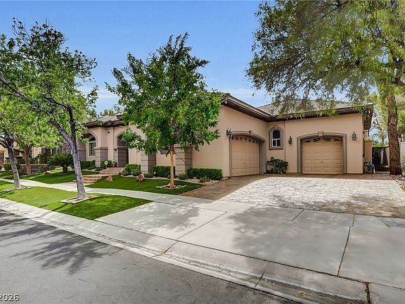 2nd image of 805 Ville Franche St