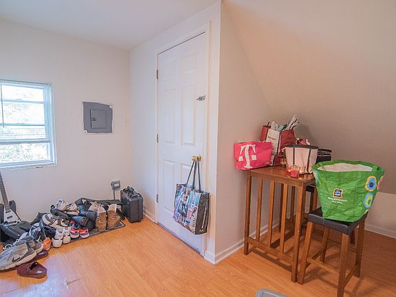 2nd image of 4220 N Saint Louis Ave #3