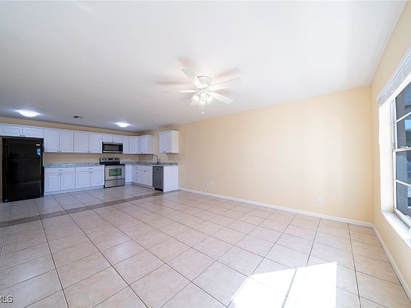 3rd image of 105-107 SE 23rd Pl