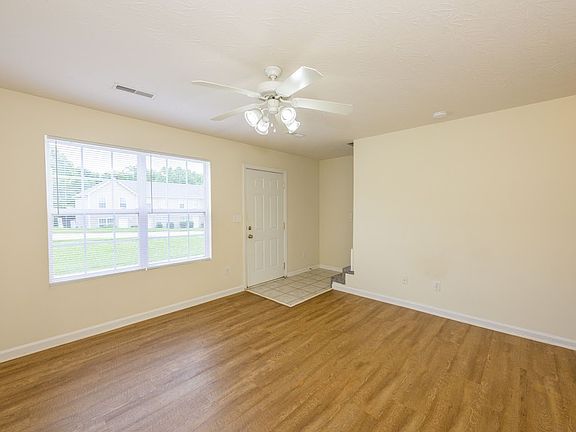 3rd image of 1112 Northridge Dr #B