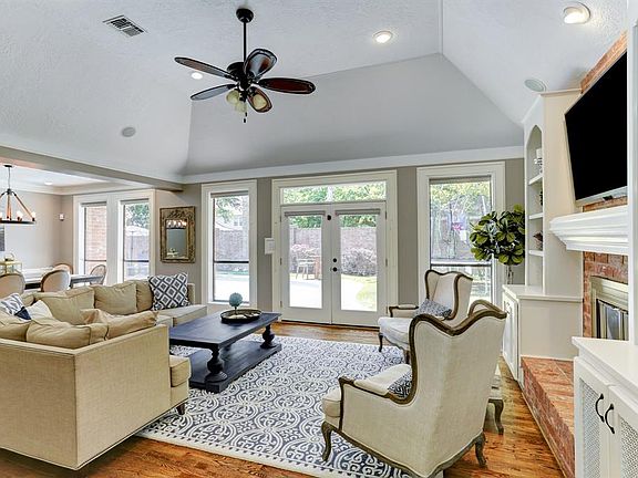 3rd image of 9163 Cardwell Dr