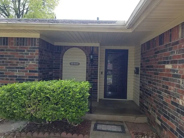 37 Sequoyah Blvd — Photo 2