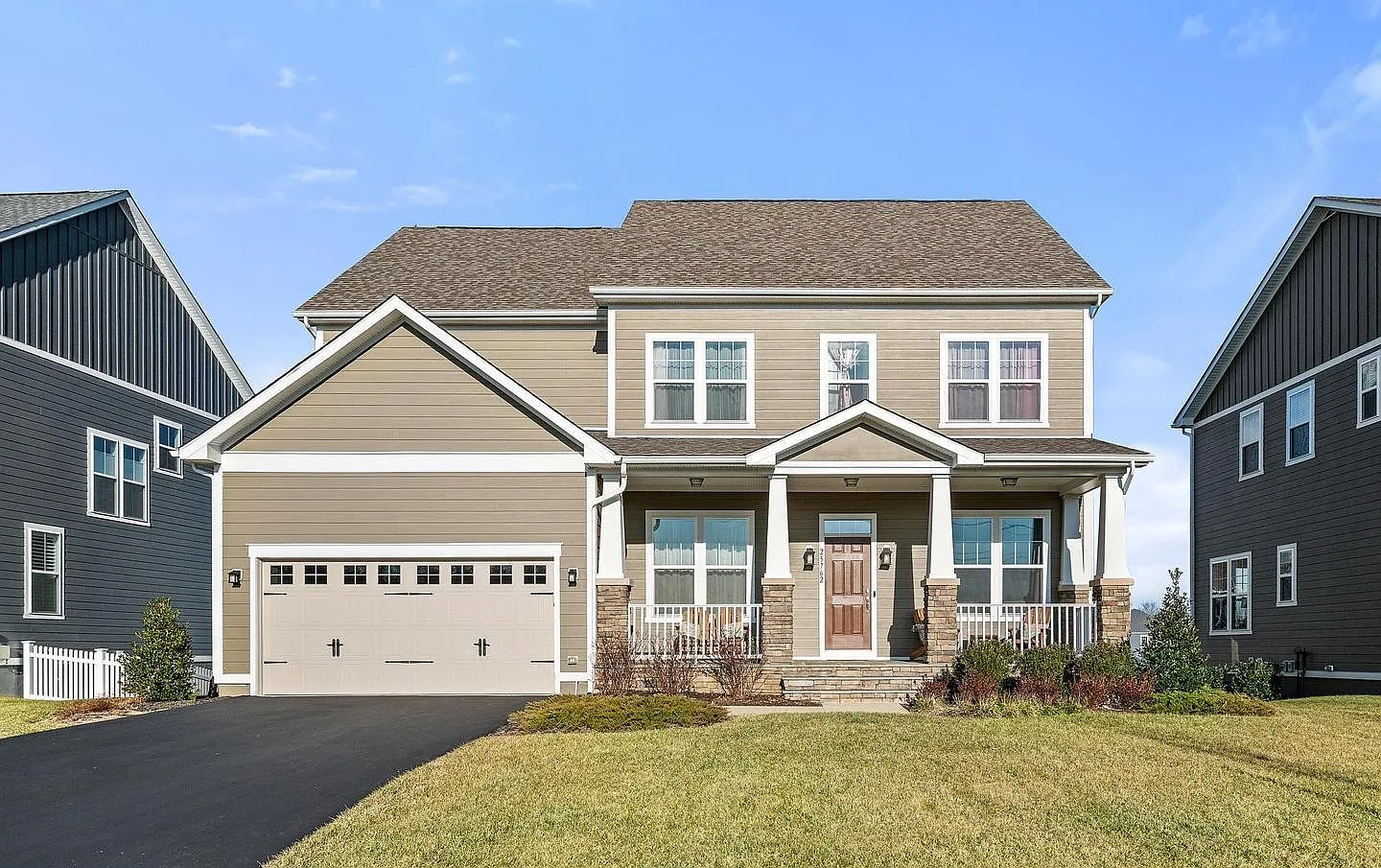 5 bed, 4.5 bath, 4896 sqft, $5,500 — Photo 1