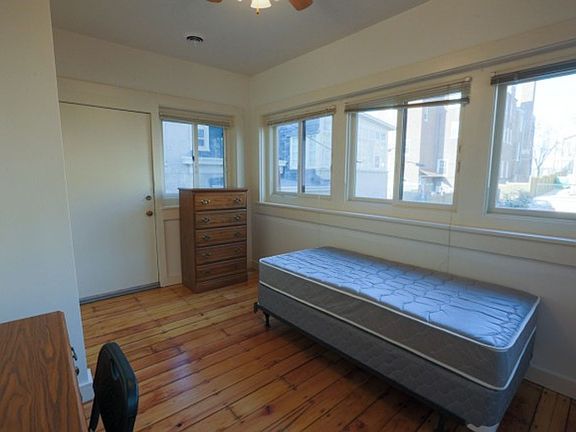 5th image of 110 W Gilman St #F1aee373d