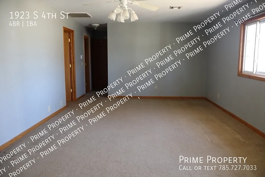 4 bed, 1300 sqft, $1,450 — Photo 2