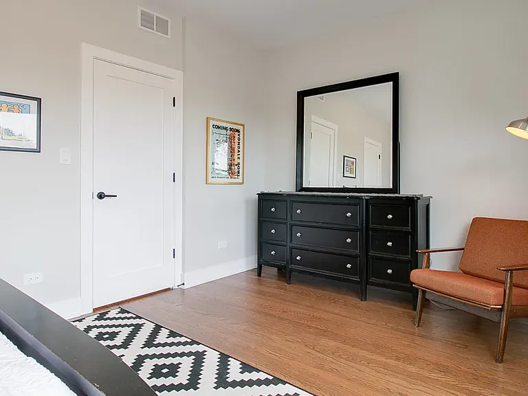 3119 N Haussen Ct #3 — Photo 11