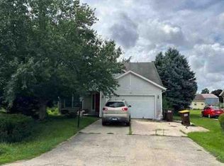 100 Windover Park Dr, Rochelle, IL 61068