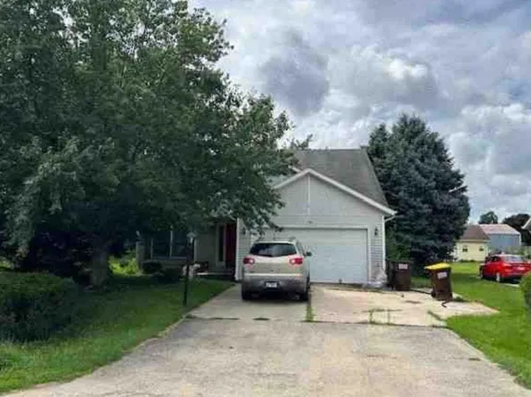 100 Windover Park Dr, Rochelle, IL 61068