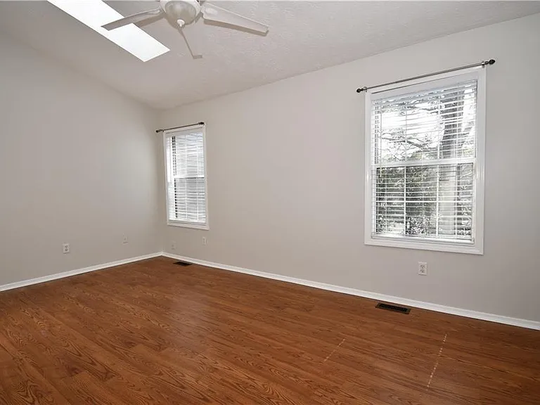 604 Wedgewood Way — Photo 14
