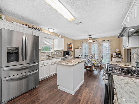 4th image of 517 Tom Sawyer Ln