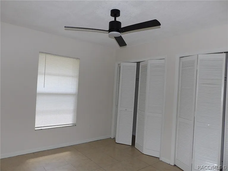 8935 N Basswood Ave — Photo 12