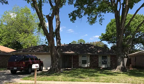 1421 Bryan Dr Photo 1