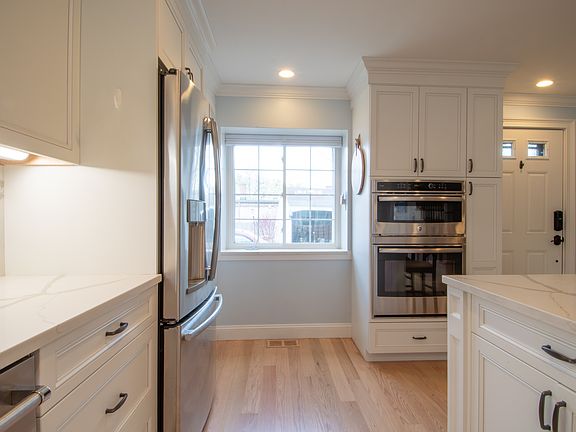 4th image of 2 Denmark Ln