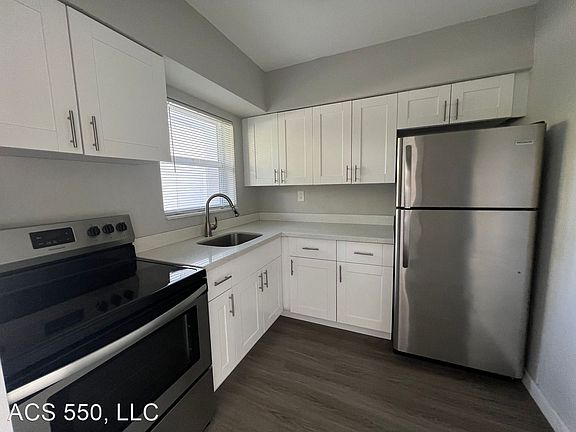 4th image of 550 NE 20th St #11962418