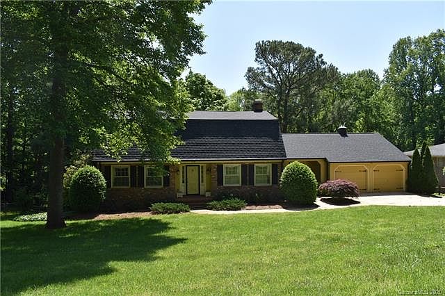 1st image of 556 Deerwood Dr