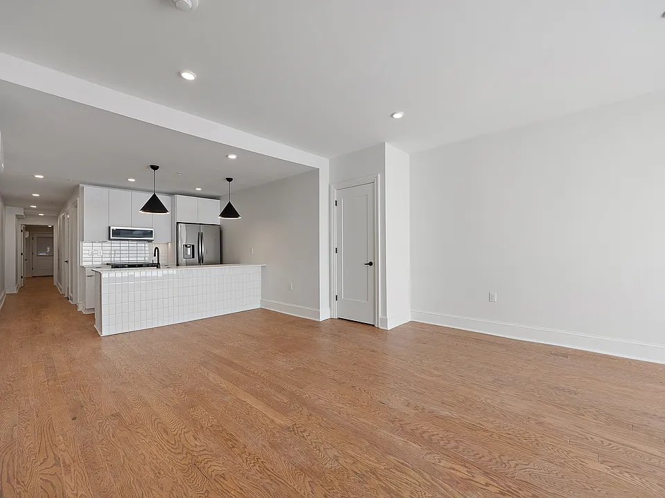 839 N Tatnall St #101