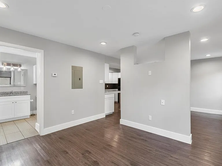 935 La Posada Dr #117 — Photo 13