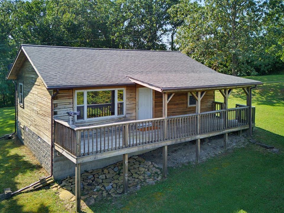 1st image of 956 Logans Ln