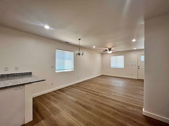 5th image of 404 Bellingham Ct