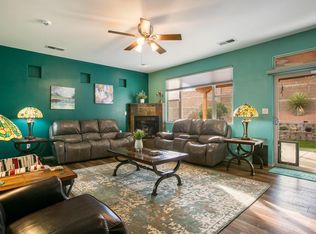 909 36th Pl SE, Rio Rancho, NM 87124