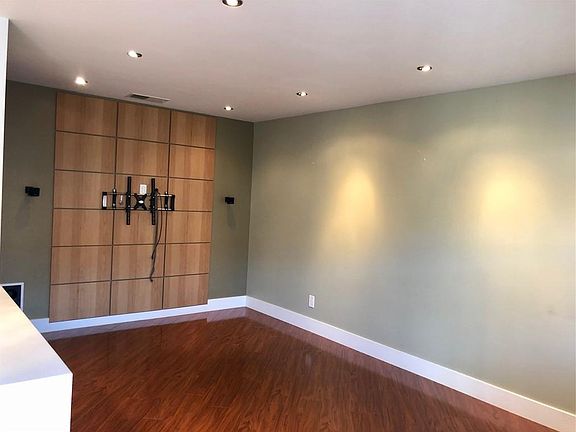 4th image of 1200 NE 17th Ct APT 13