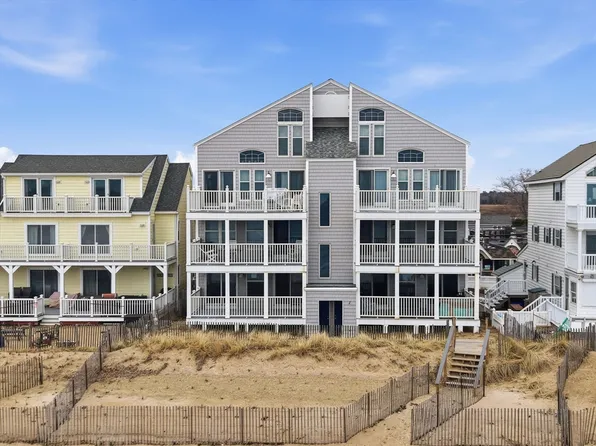 178 N End Blvd Unit F, Salisbury, MA 01952