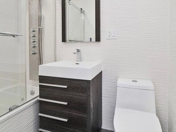 4th image of 53 Montrose Ave APT 2L