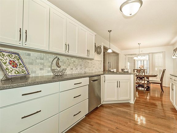 3rd image of 2279 Cromwell Ct